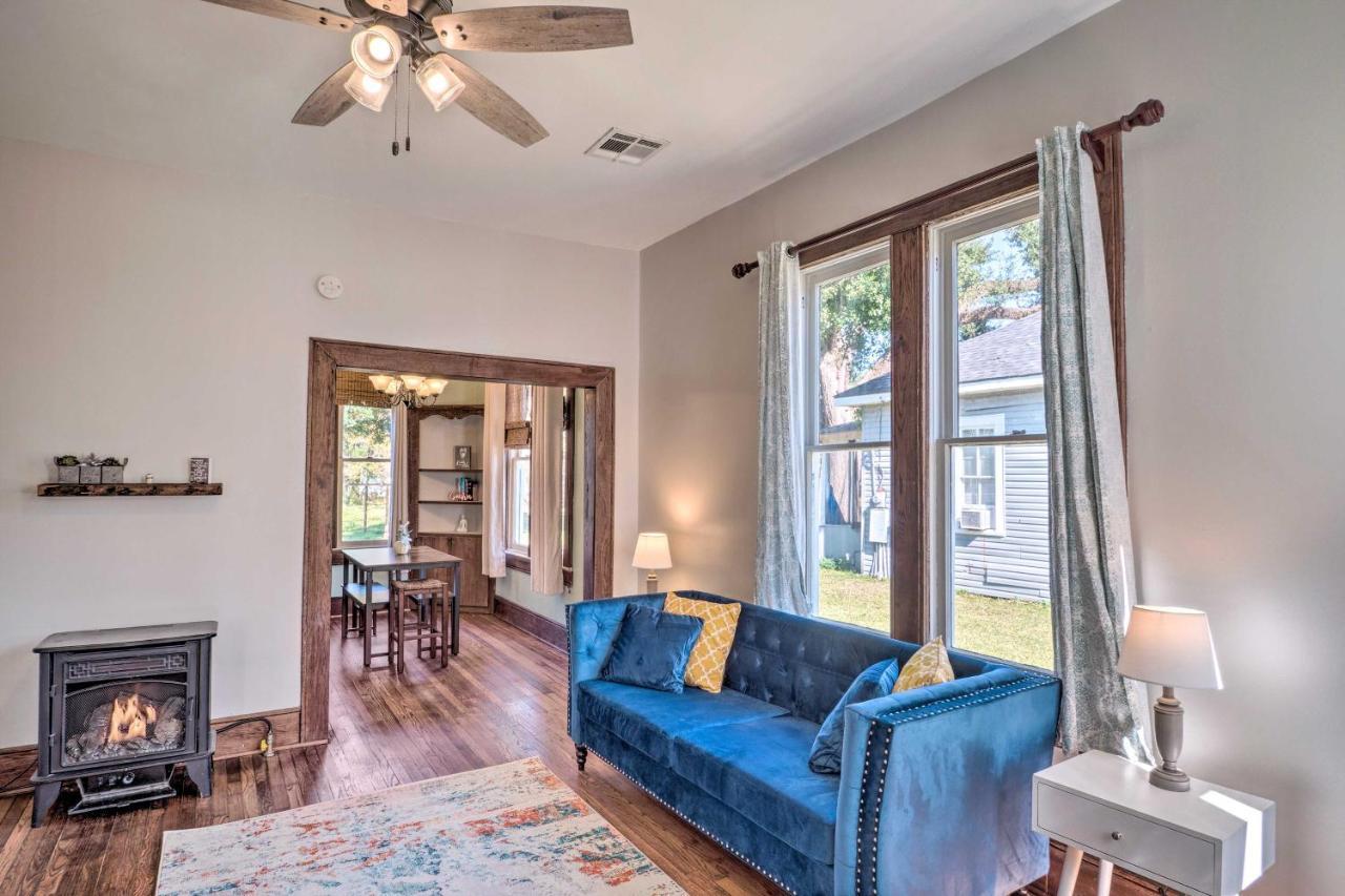 Lake Charles Cottage With Fireplace And Yard! Exteriör bild