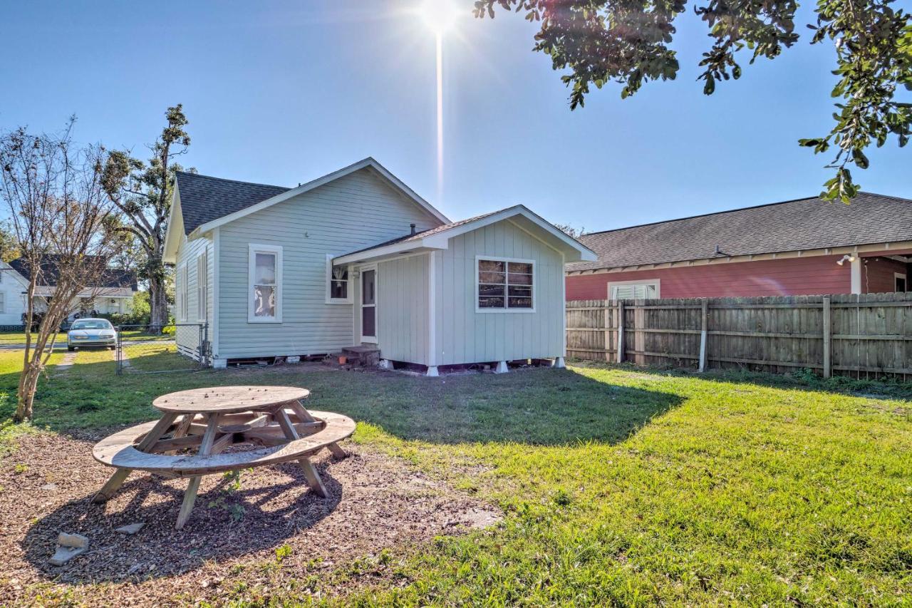 Lake Charles Cottage With Fireplace And Yard! Exteriör bild