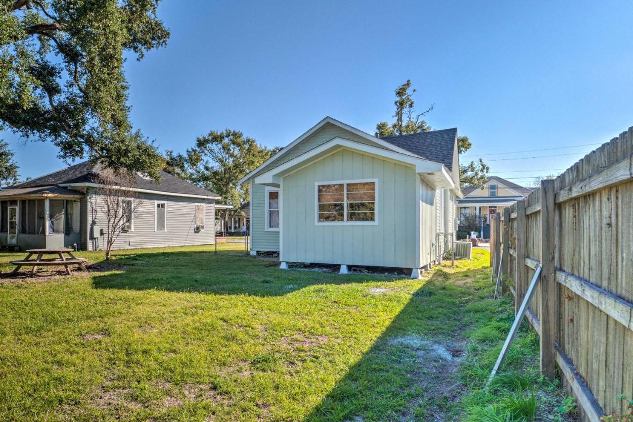 Lake Charles Cottage With Fireplace And Yard! Exteriör bild